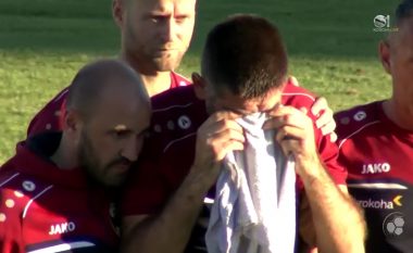 Tensione pas ndeshjes Gjilani – Prishtina, policët spërkasin me sprej lotsjellës trajnerin Armend Dallku