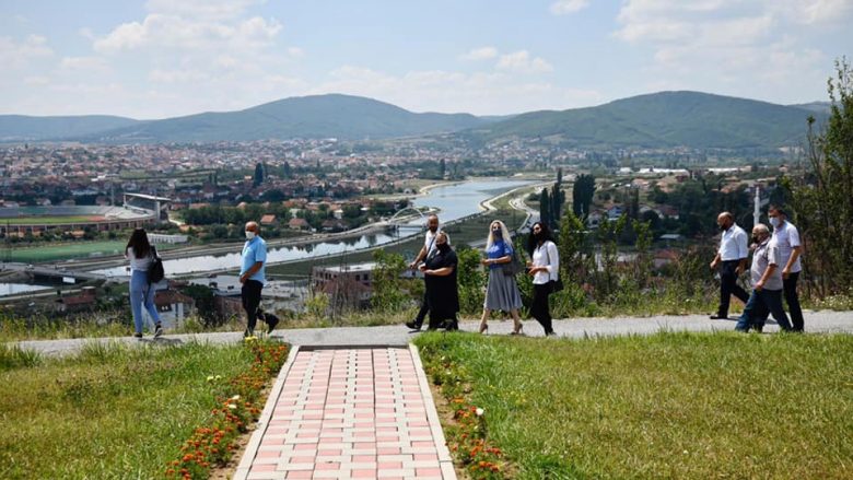 Deputetët e Komisionit për të Drejta të Njeriut kërkojnë nga Qeveria të sigurojë buxhet për kthimin e shqiptarëve në veri të Mitrovicës