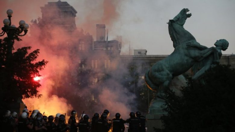 Përsëri kaos në Beograd, sot protestohet edhe në qytete të tjera të Serbisë