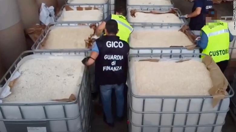 Policia në Itali konfiskon 15 ton amfetaminë me vlerë prej 1 miliard euro, dyshohet të jetë prodhuar nga ISIS në Siri
