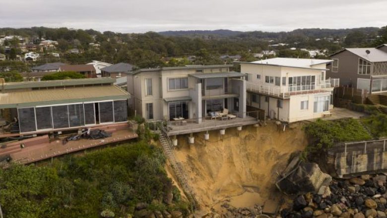 Shtëpitë multi-milionëshe në Australi rrezikojnë të shemben në oqean