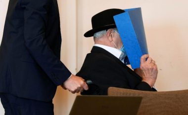 Ishte i mitur kur ndihmoi nazistët të vrasin mijëra hebrenj, por si 93-vjeçar u dënua me kusht