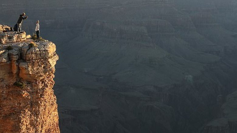 Gruaja nga Arizona vdes pasi rrëshqiti derisa po bënte fotografi në Grykën e Kanionit