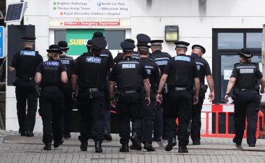 Britaniku ther me thikë një punonjës në një spital të Anglisë, arrestohet nga autoritetet