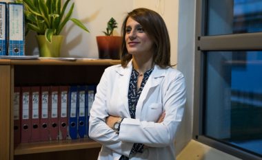 Ishte ndër personat e parë që u infektua me COVID-19 në Kosovë, neuropsikiatria Valbona Tafilaj tregon për sfidën e saj