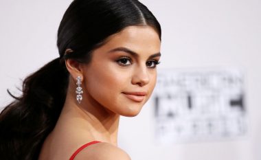 Selena Gomez u shpjegon fansave se përse mungoi një kohë në rrjetet sociale