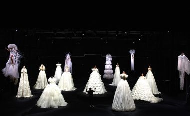 Haute Couture: Shfaqje e jashtëzakonshme e modës nga Valentino për vjeshtë