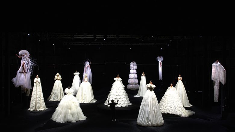 Haute Couture: Shfaqje e jashtëzakonshme e modës nga Valentino për vjeshtë