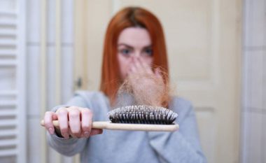 COVID-19: Misteri i rënies së flokëve