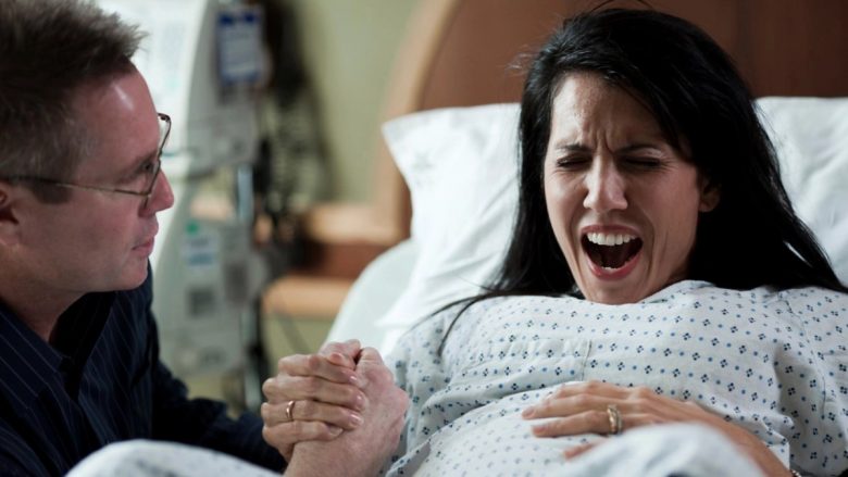 Zbulohet gjeni që largon dhimbjet e forta të lindjes: Vetëm një në 100 gra e ka