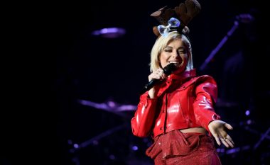 Bebe Rexha optimiste: E di që viti 2020 ta shpif, por le të themi se gjërat do të përmirësohen nëse duam të bëhet mirë