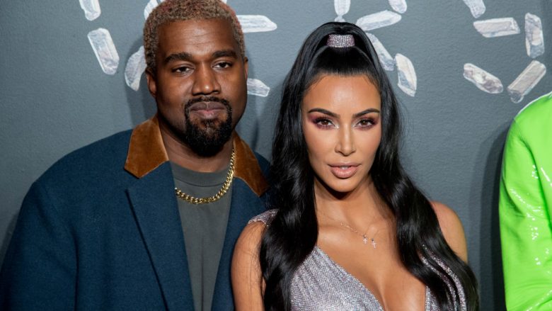 Kim Kardashian thyen heshtjen, flet për herë të parë pas pretendimeve të fundit të Kanye West për divorc dhe shtrimin në spital pa dëshirën e tij