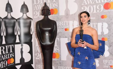 Dua Lipa: Në Kosovë nuk mund të bëja muzikë ashtu siç dëshiroja