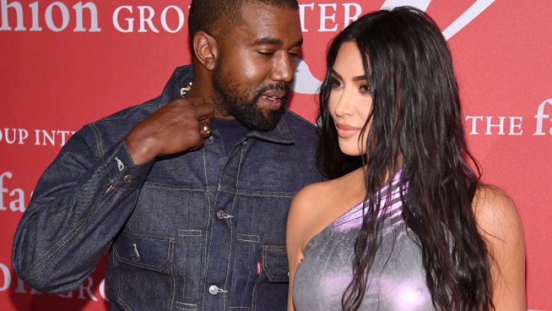 Kim Kardashian ‘e bllokuar’ nga Kanye West, nuk e di se çfarë do të bëjë me martesën e tyre