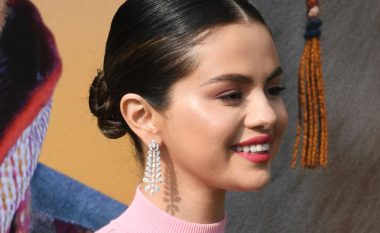 Selena Gomez feston ditëlindjen e 28-të, falënderon fansat për urimet