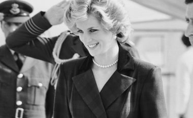 Yjet që shpërndanë fotografi të rralla nën shoqërinë e Princeshës Diana