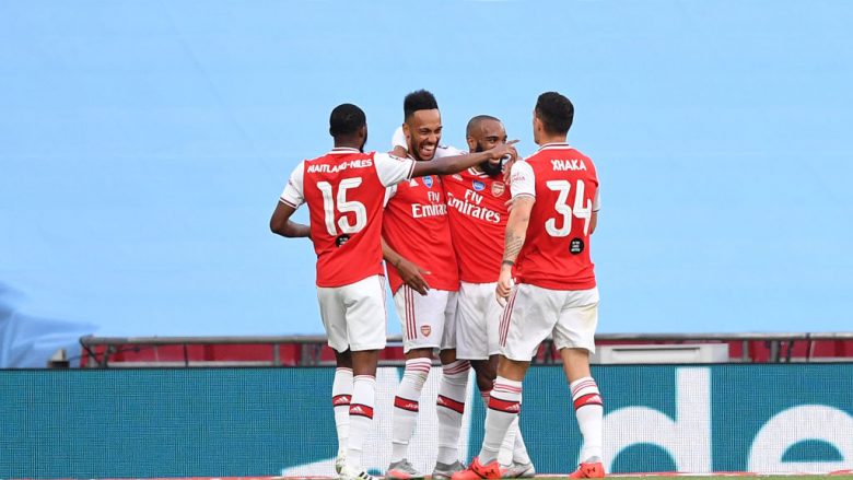 Aubameyang dhuron spektakël, Arsenali mposht Manchester Cityn dhe kalon në finale të FA Kupës