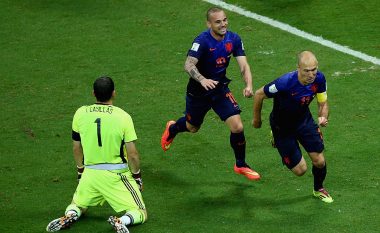 Wesley Sneijder mund t’i rikthehet futbollit njësoj si Arjen Robben: Ne i kemi bërë ofertë, tani varet nga ai