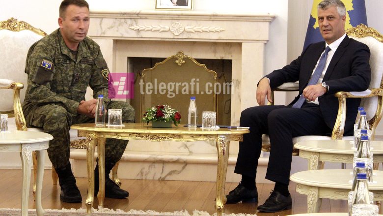 Thaçi takon komandantin e FSK-së, thotë se rekrutimi i ushtarëve të rinj fillon së shpejti