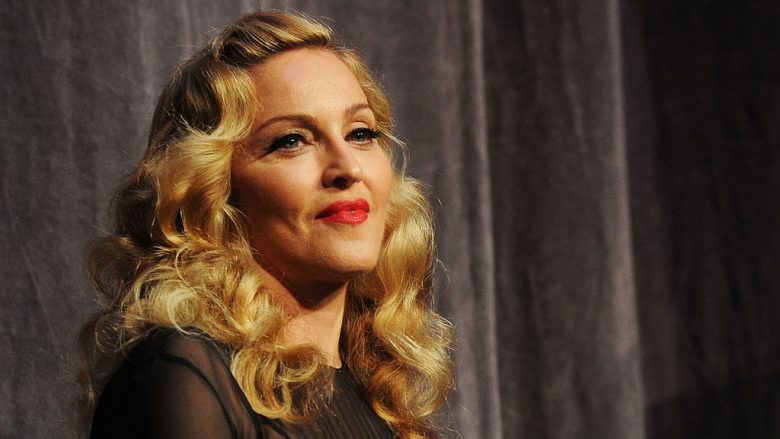 Madonna guxon të pozojë e zhveshur në moshën 61 vjeçare