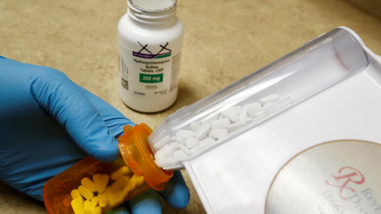 OBSH ndalon testimet për hydroxychloroquine dhe ilaçeve kundër HIV, pas dështimit për të zvogëluar vdekjen tek pacientët me COVID-19