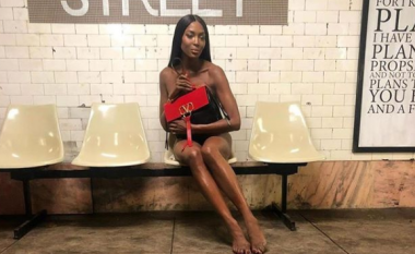 Seti artistik i Naomi Campbell, pozon tërësisht e zhveshur për Valentino në metro