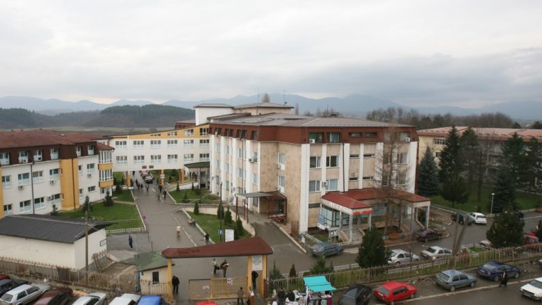Në Spitalin e Gjakovës po trajtohen 31 pacientë me COVID-19,  11 të tjerë janë në pritje të rezultatit