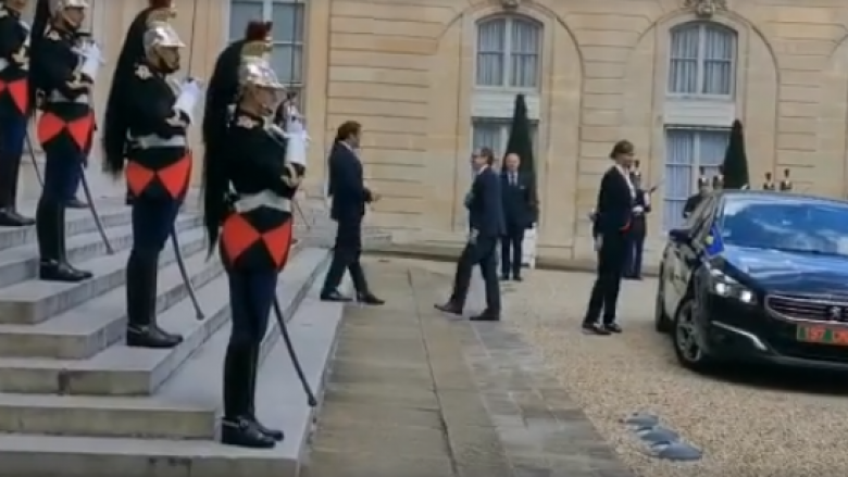 Përfundon takimi Hoti-Macron në Paris