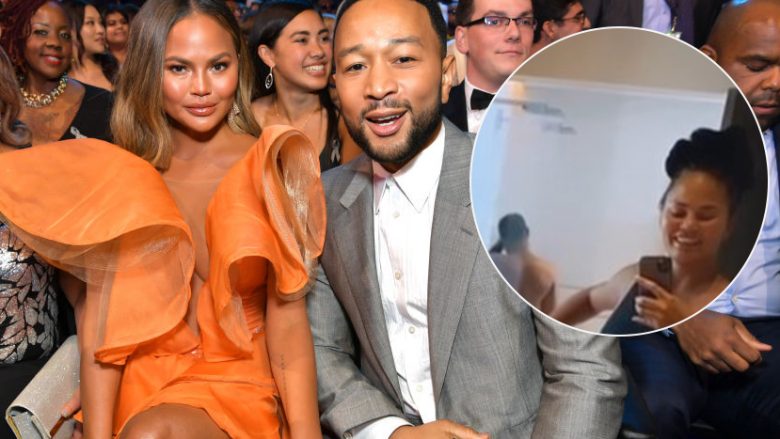 Chrissy Teigen e xhiron bashkëshortin John Legend teksa ai bën dush, videoja bëhet virale në Instagram