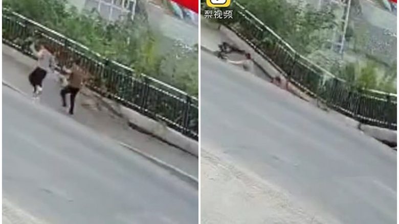 Hapet gropa në mes të rrugës, “gëlltit” dy këmbësore kineze – për fat të mirë shpëtojnë pa ndonjë lëndim serioz