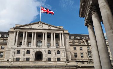 Banka e Anglisë do pezullojë pagesat e dividendëve nga bankat