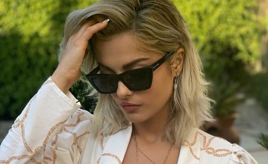 Bebe Rexha thekson gjoksin në imazhet e fundit, thotë se është duke provuar veten në editimin e fotografive