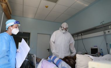 Në spitalet e Kosovës, 306 pacientë me COVID-19, prej tyre 217 me oksigjenoterapi dhe 11 të intubuar
