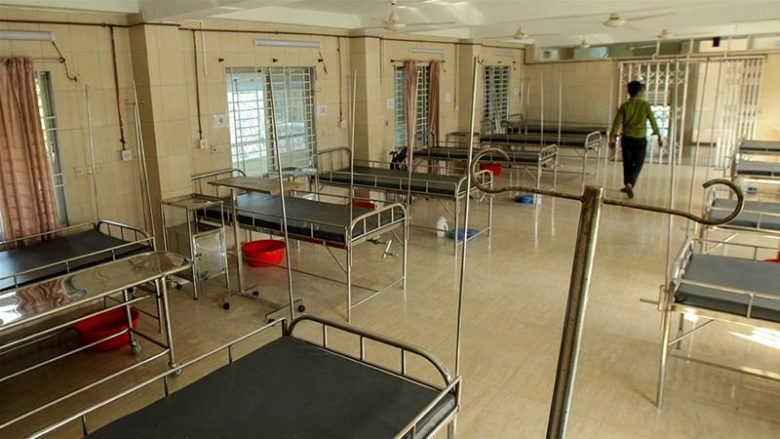 Mijëra shtretër në spitalet e Bangladeshit qëndrojnë bosh, edhe pse vazhdon të ketë rritje të numrit të rasteve me coronavirus