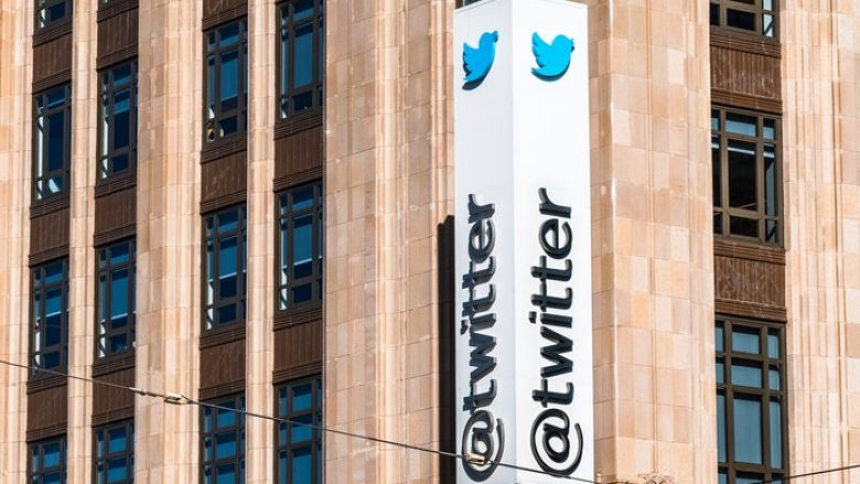 Twitter sheh rënie të vlerës prej 1.3 miliardë dollarë – pas hakimit të dhjetëra llogarive të profilit të lartë