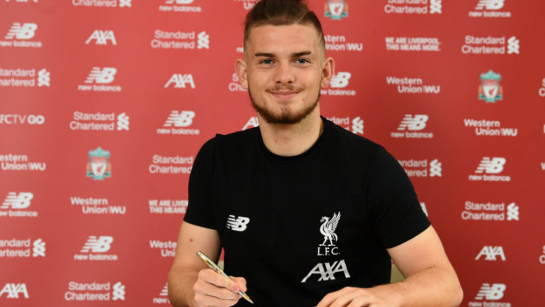 Zyrtare: Harvey Elliott nënshkruan kontratën e parë profesionale me Liverpoolin