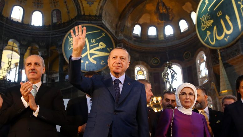 Erdogan tregon datën se kur do të hapet Aja Sofia për lutje