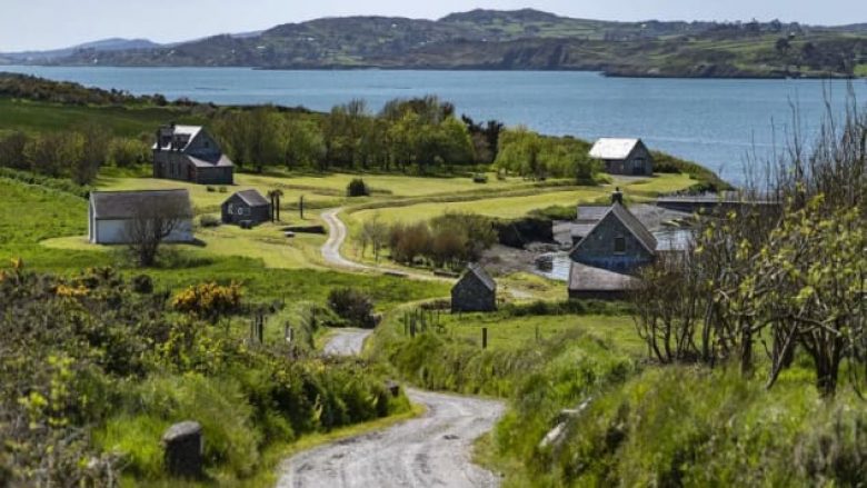 Një ishull privat në brigjet e Irlandës u shit për 6 milionë dollarë – të cilin blerësi e pa vetëm përmes një videoje