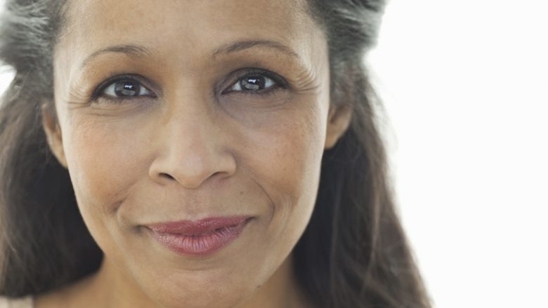 Tri mënyra për të ruajtur shikimin tuaj ndërsa plakeni