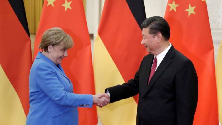 Kancelarja Merkel po akuzohet se është “shumë e afërt” me Kinën