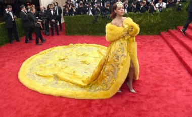 Rihanna është ndjerë si klloun në fustanin ikonik të veshur në Met Gala 2015