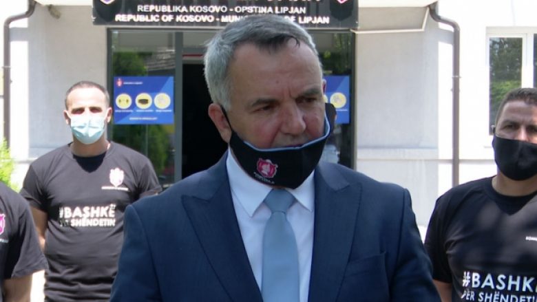 118 raste aktive me COVID-19 në Lipjan, Ahmeti shpërndan maska falas