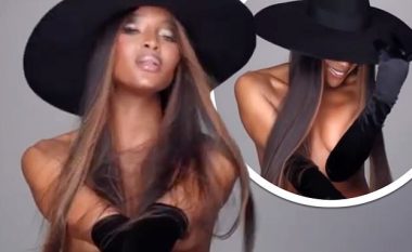 Në moshën 50 vjeçare, Naomi Campbell mahnit me linjat trupore dhe shfaqet nudo në reklamën e re