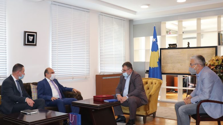 Kuçi dhe udhëheqësit e Odës Tregtare Kosovaro-Turke diskutuan për bashkëpunimin ekonomik