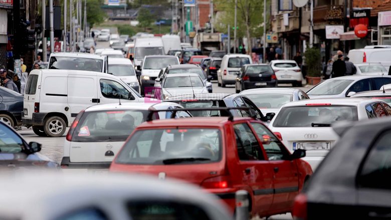 Komuna e Prishtinës lehtëson procedurat për regjistrimin e automjeteve