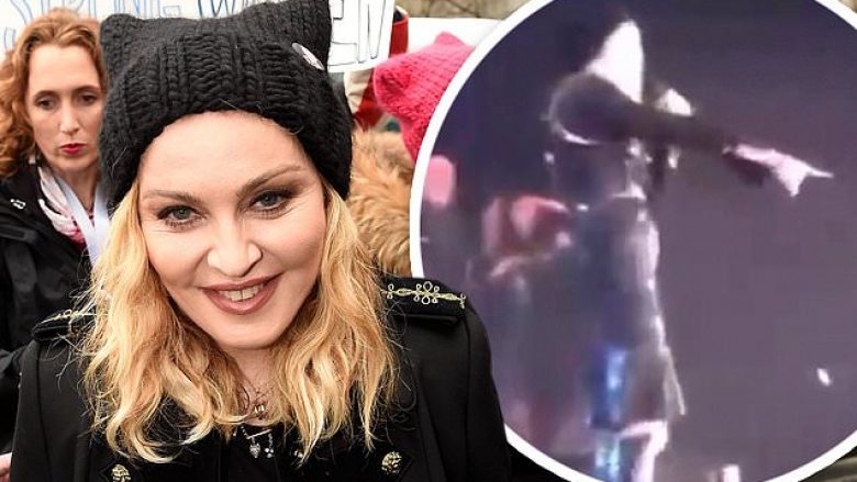 Madonna tregon se është gjobitur me një milion dollarë nga Qeveria e Rusisë sepse shprehu mbështetjen për homoseksualët