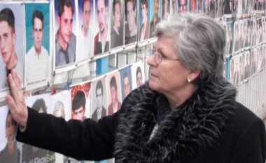 Shoqata “Thirrjet e Nënave” kërkon përfshirjen e tyre në dialog me Serbinë