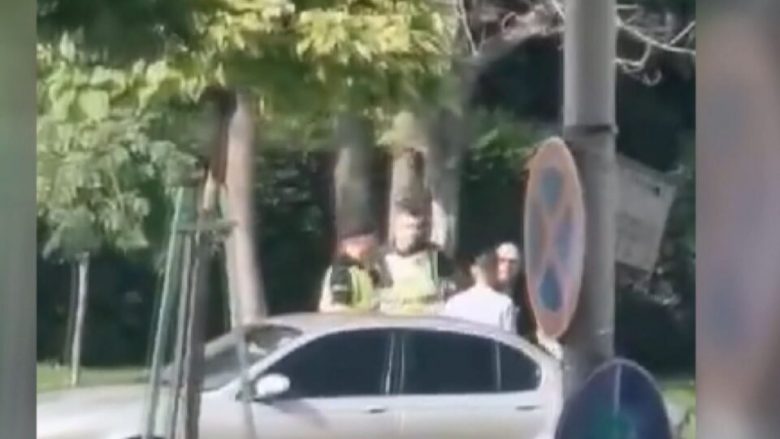 Policia e Maqedonisë maltreton një të ri në Shkup