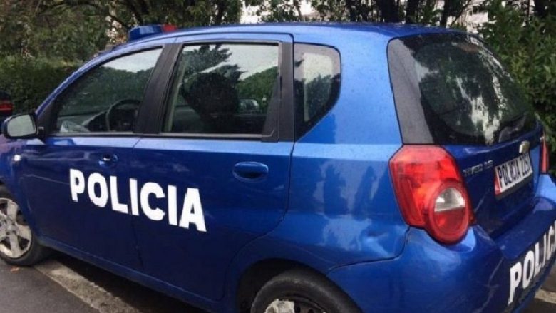 Arrestohen dy policë në Shqipëri, i kërkuan para dhe favore seksuale një gruaje