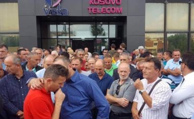 Sindikata e Telekomit proteston para Qeverisë së Kosovës